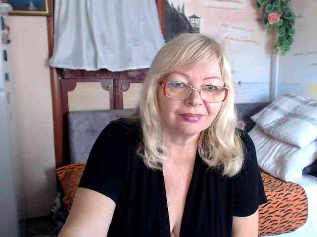 EvelynLoveShy webcam