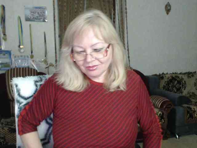 EvelynLoveShy webcam