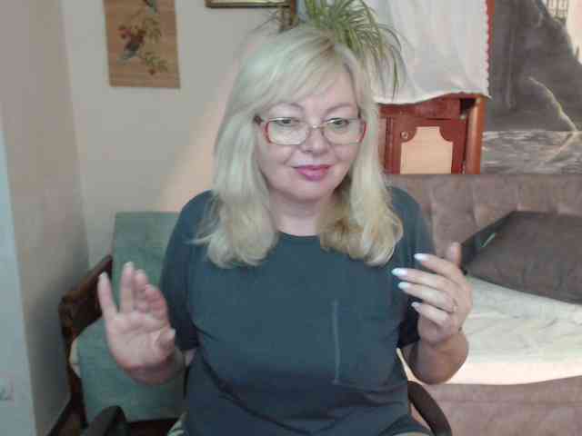 EvelynLoveShy webcam