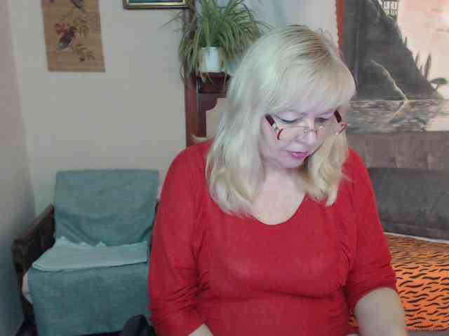 EvelynLoveShy webcam