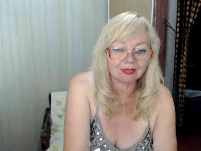EvelynLoveShy webcam