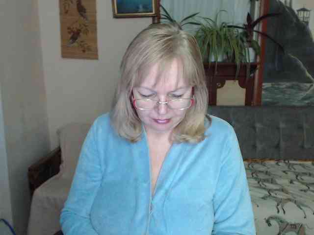 EvelynLoveShy webcam