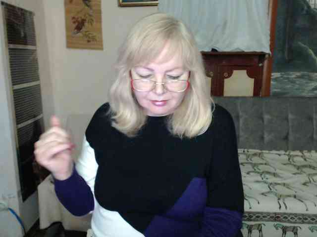 EvelynLoveShy webcam