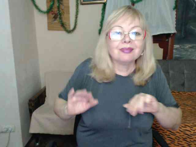 EvelynLoveShy webcam