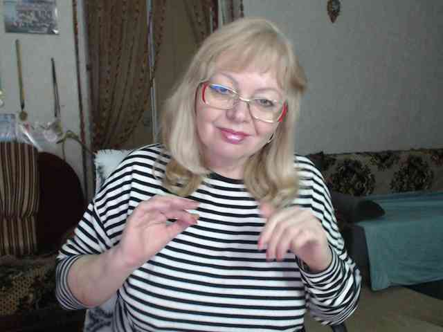 EvelynLoveShy webcam