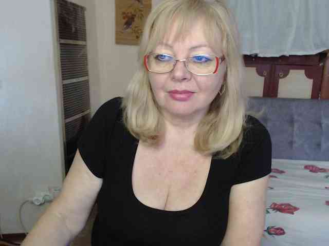 EvelynLoveShy webcam