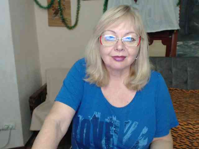 EvelynLoveShy webcam