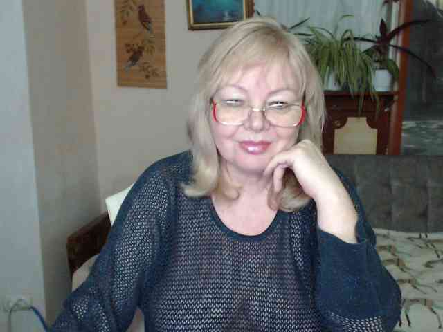 EvelynLoveShy webcam