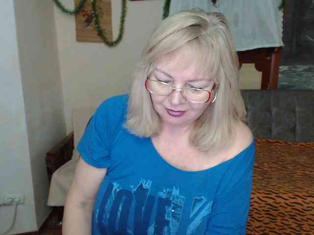 EvelynLoveShy webcam