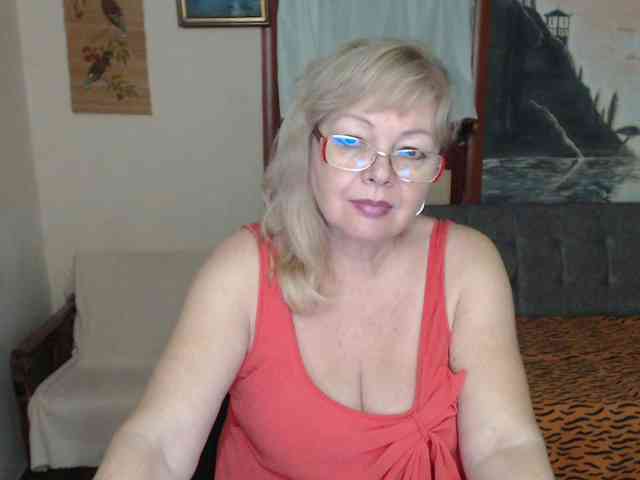 EvelynLoveShy webcam