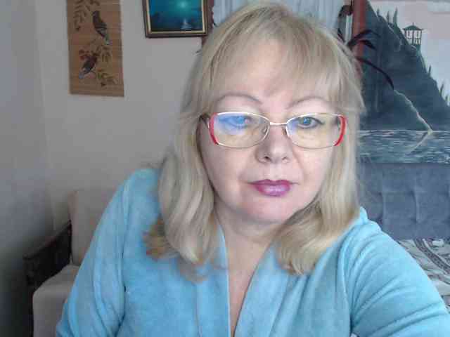 EvelynLoveShy webcam