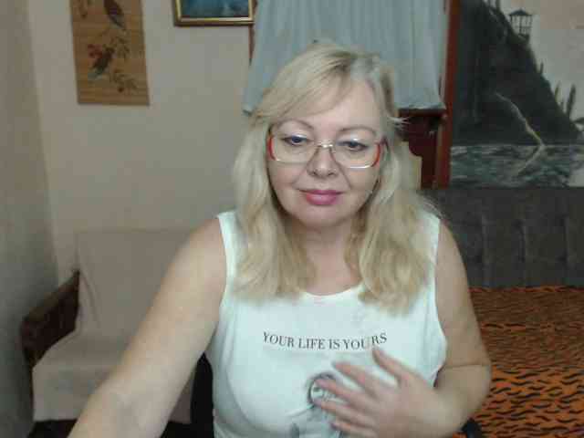 EvelynLoveShy webcam