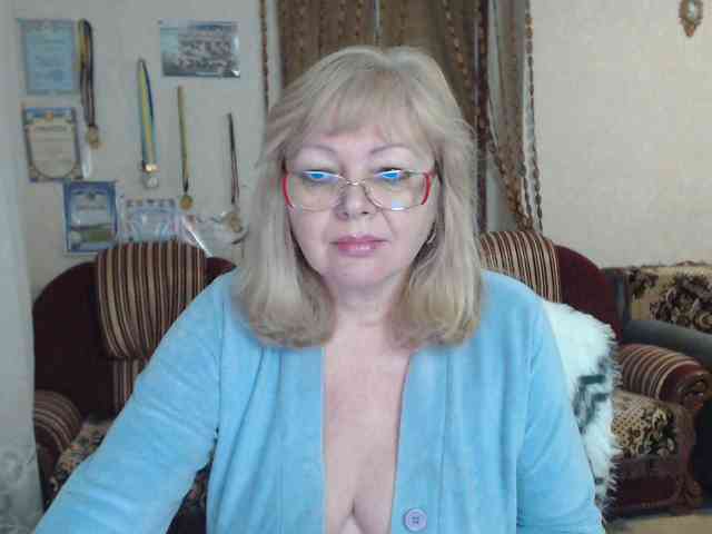 EvelynLoveShy webcam