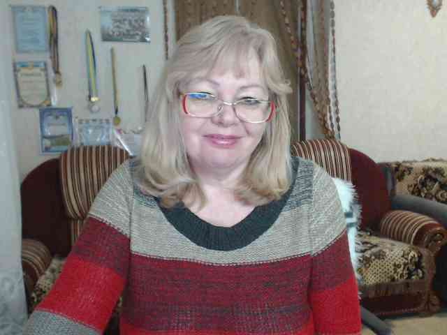 EvelynLoveShy webcam