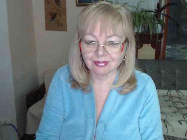 EvelynLoveShy webcam