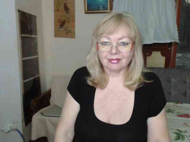 EvelynLoveShy webcam