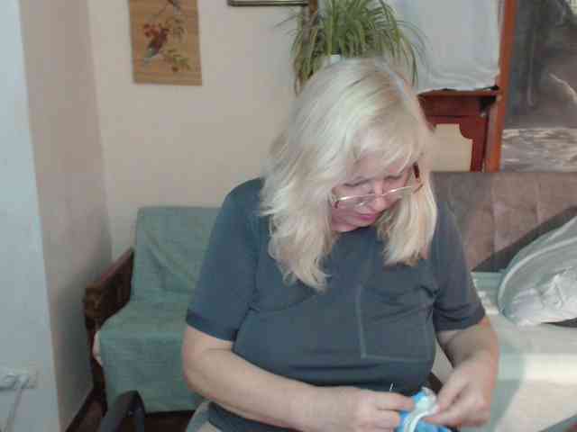 EvelynLoveShy webcam