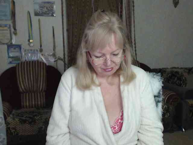 EvelynLoveShy webcam