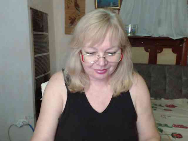 EvelynLoveShy webcam