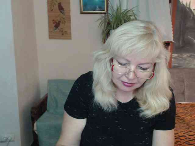 EvelynLoveShy webcam