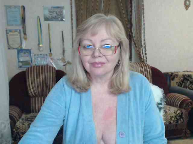 EvelynLoveShy webcam