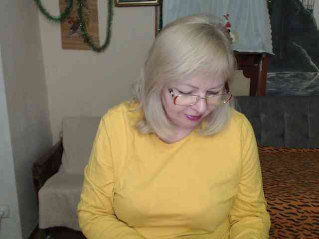 EvelynLoveShy webcam