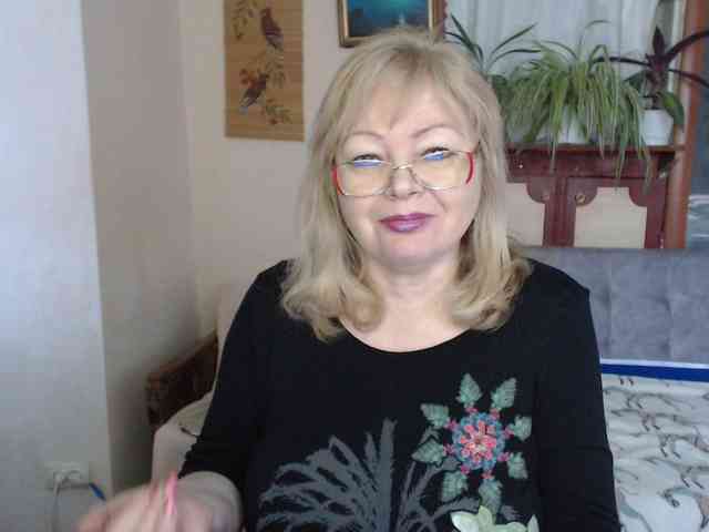 EvelynLoveShy webcam