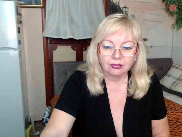 EvelynLoveShy webcam