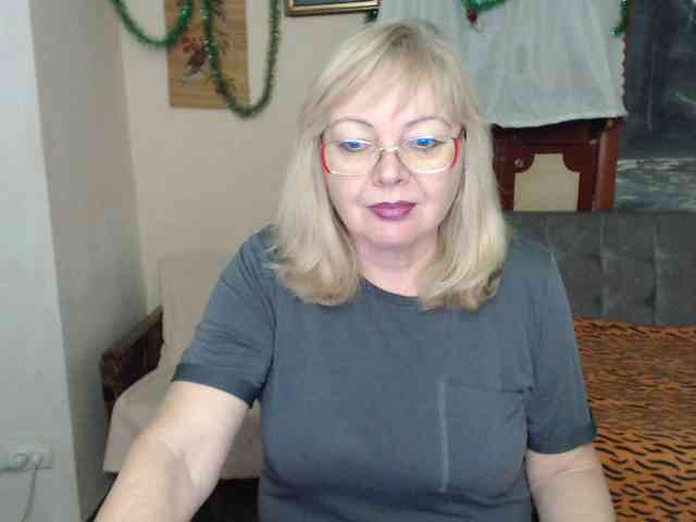 EvelynLoveShy webcam