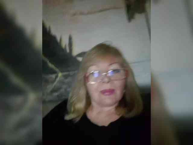 EvelynLoveShy webcam