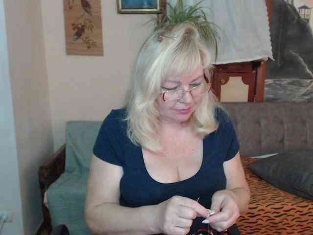 EvelynLoveShy webcam