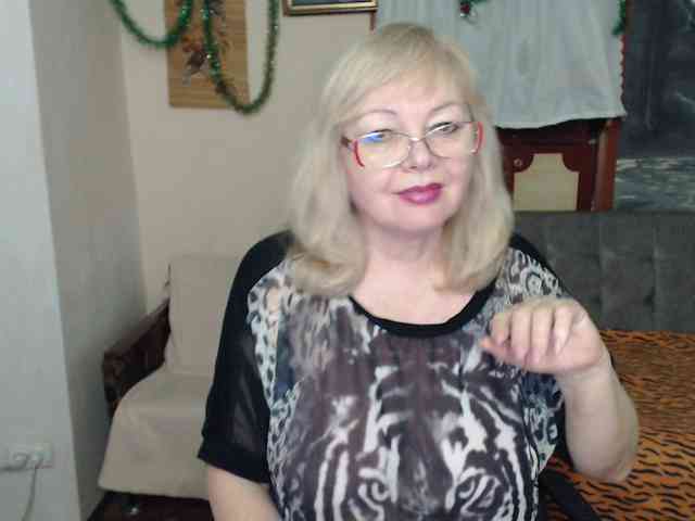 EvelynLoveShy webcam