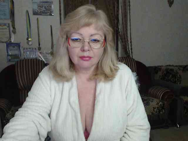 EvelynLoveShy webcam