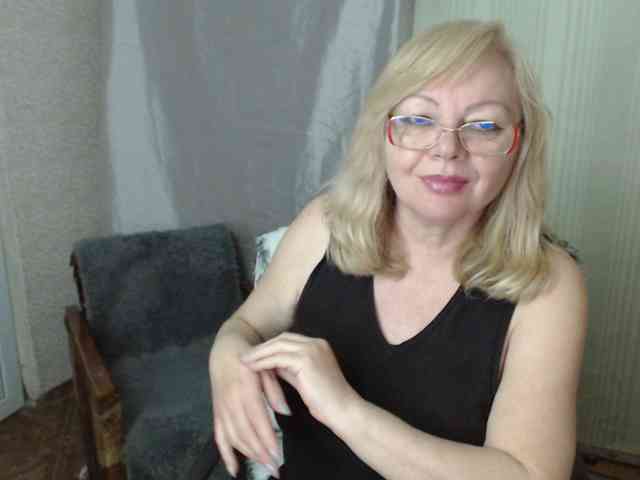 EvelynLoveShy webcam