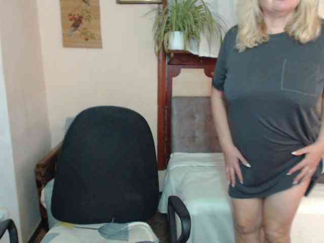 EvelynLoveShy webcam