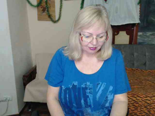 EvelynLoveShy webcam