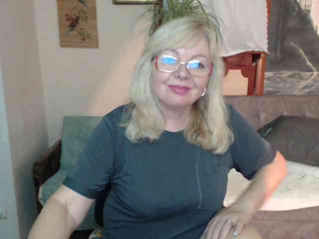 EvelynLoveShy webcam