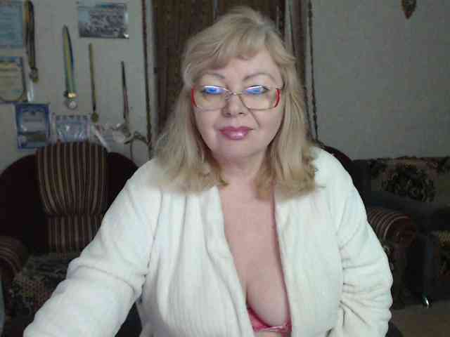 EvelynLoveShy webcam