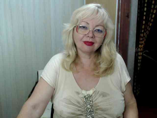 EvelynLoveShy webcam