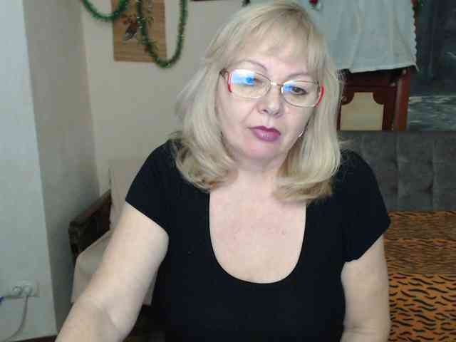 EvelynLoveShy webcam