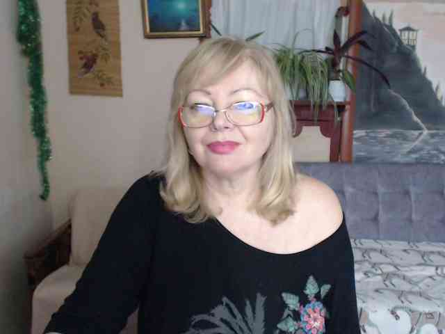 EvelynLoveShy webcam