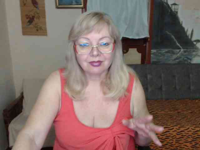 EvelynLoveShy webcam