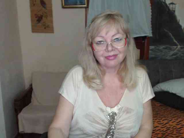 EvelynLoveShy webcam