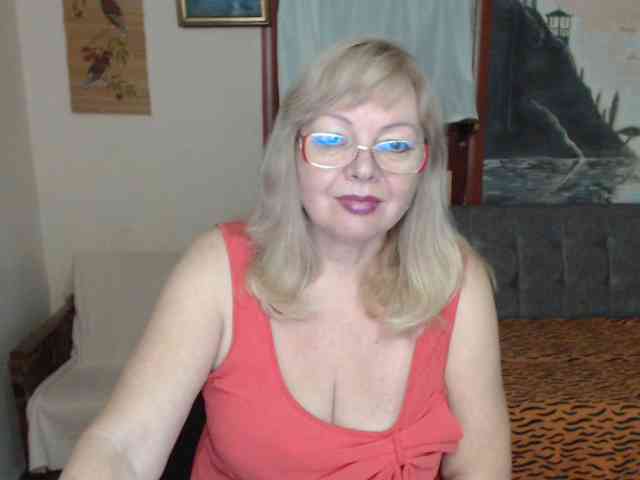 EvelynLoveShy webcam