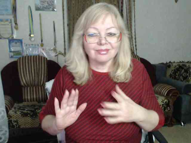 EvelynLoveShy webcam