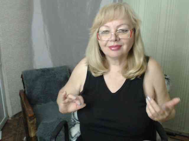 EvelynLoveShy webcam