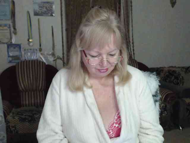 EvelynLoveShy webcam