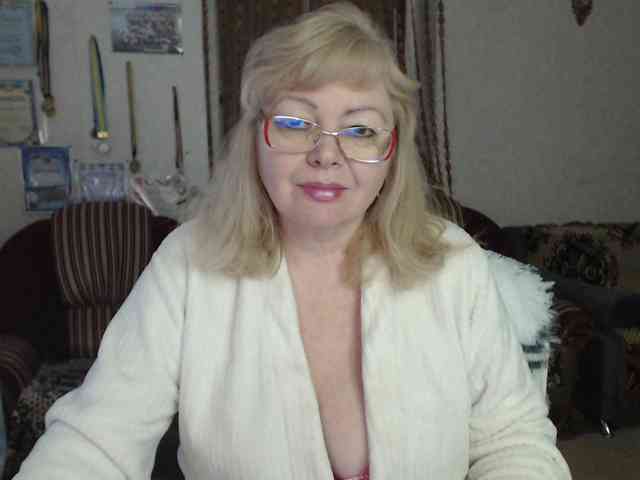 EvelynLoveShy webcam