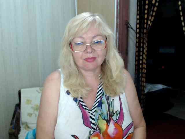 EvelynLoveShy webcam