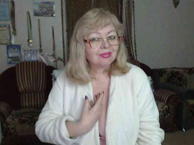 EvelynLoveShy webcam